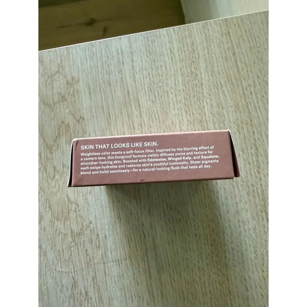 $38 New ILIA Soft Focus Blurring Blush - Sensation